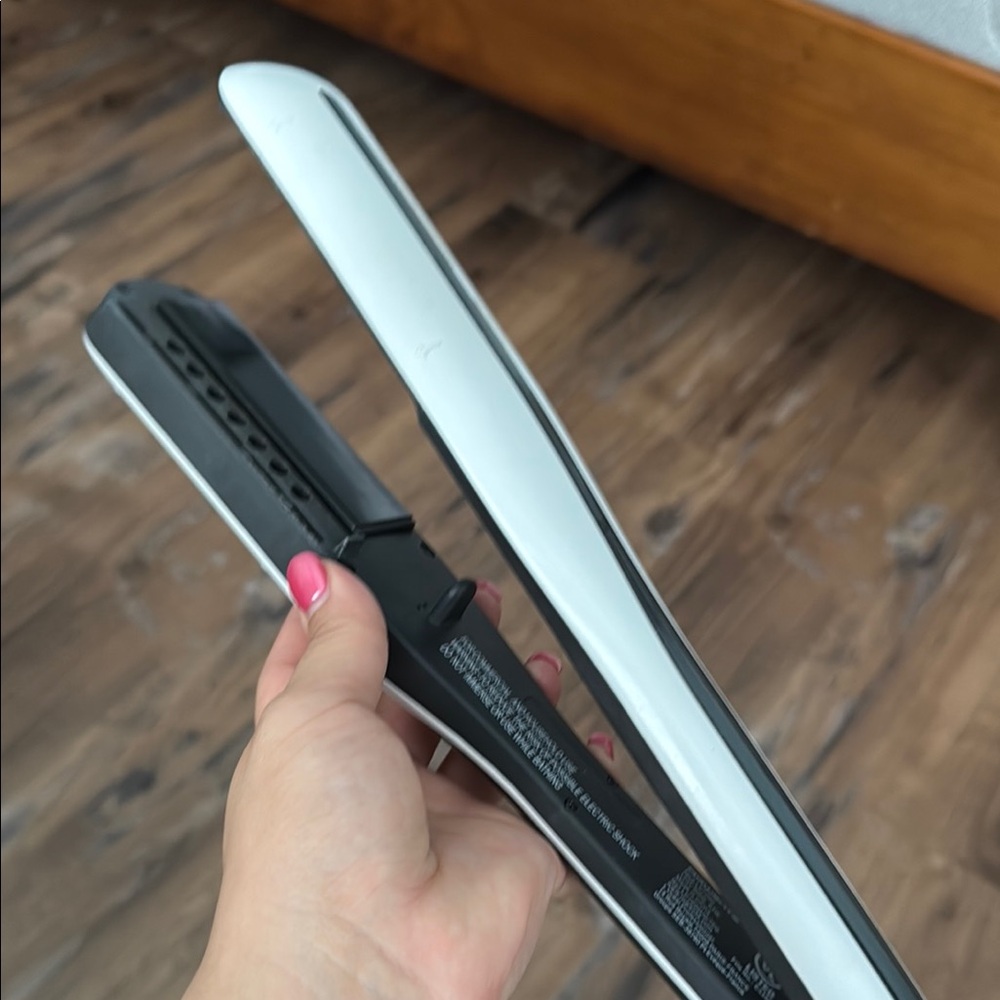 L'Oreal White and Black Hair Straightener